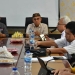 Kedua Pimpinan Daerah Kabupaten Pohuwato dan Kabupaten Gorontalo Utara, Dihadiri Kepala Balai Jalan Provinsi Gorontalo, Kadis Pekerjaan Umum dan Penataan Ruang Provinsi Gorontalo, Membahas Nota Kesempatan, di Ruang Pola Kantor Bupati Pohuwato, Kamis 24/11/2022 (Istimewa)