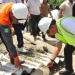 Penjagub Gorontalo, Hamka Hendra Noer (kanan), memeriksa aramco yang digunakan untuk saluran kanal banjir Tanggidaa, Sabtu (15/10/2022). (Foto : Haris)