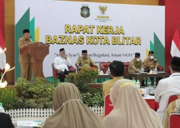 Wali Kota Blitar, Santoso saat menyampaikan sambutan dalam Raker Baznas Kota Blitar di Balaikota Koesoemo Wicitra, Senin (28/11/2022). (foto: dok. Pemkot Blitar)