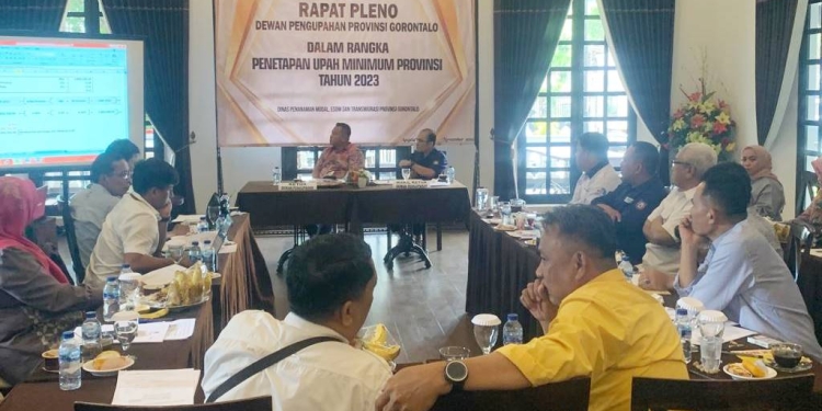 Rapat pleno Dewan Pengupahan Provinsi Gorontalo menetapkan UMP Gorontalo tahun 2023, Sabtu (26/11/2022) (muhajir/gopos)