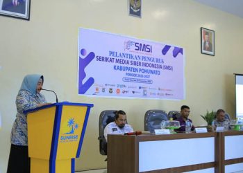 Wakil Bupati Pohuwato, Suharsi Igirisa, Memberikan Sambutan Pelantikan SMSI Pohuwato, di Sunrise Hotel dan Homestay, Rabu 16/11/2022 (Istimewa)