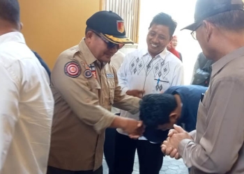 Wali Kota Gorontalo, Marten Taha saat berkunjung ke Wihara Buddha Dhamma, Kamis (3/11/2022). Sari/gopos