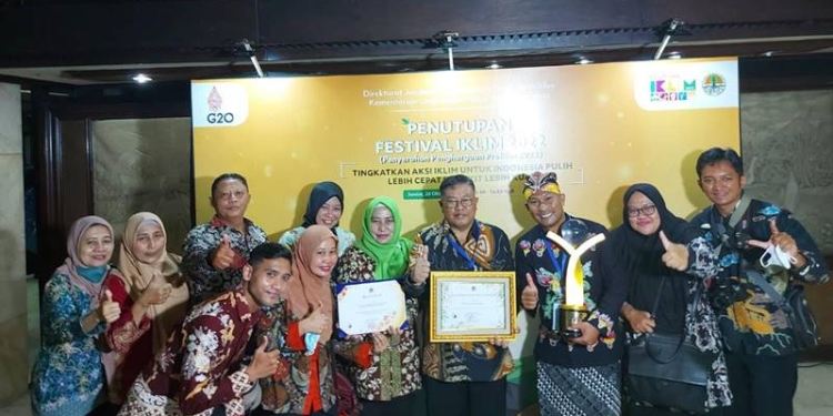 Penghargaan Proklim Lestari dari Kementrian Lingkungan Hidup dan Kehutanan (LHK) RI diberikan kepada Kelurahan Karangsari, Kecamatan Sukorejo, Kota Blitar. (istimewa) .
