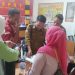 Dua korban didampingi kuasa hukum melaporkan dugaan penipuan dan penggelapoan dengan modus jual beli arisan di Polda Gorontalo, Kamis (3/11/2022) (muhajir/gopos)