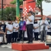 Wali Kota Blitar, Santoso saat menyampaikan sambutan dalam Jalan Sehat di depan Kantor Pemkot Blitar, Minggu (20/11/2022). (foto: Mahardhika FM)