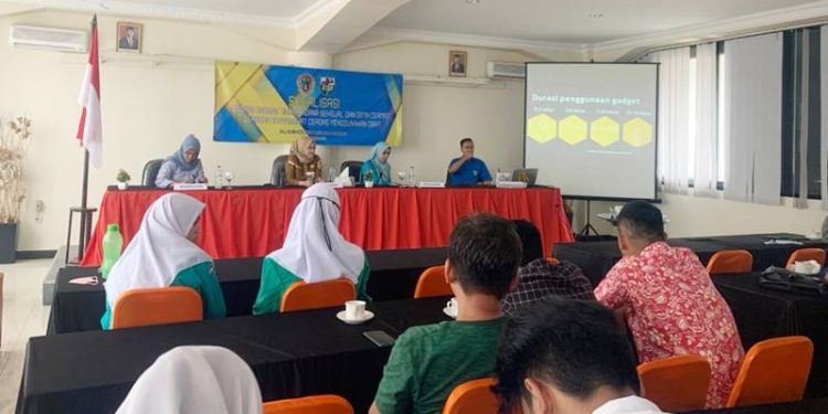 Sosialisasi Tindak Pidana Kekerasan Seksual dan Cara Menggunakan Obat yang dilaksanakan oleh KNPI Kota Gorontalo, Selasa (22/11/2022) di Hotel Megazanur, Kota Gorontalo (muhajir/gopos)