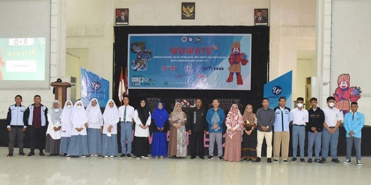 Kegiatan Wuwate 26 yang diselengarakan oleh Himpunan Mahasiswa Kimia, Selasa (22/11/2022). (Dok. UNG)