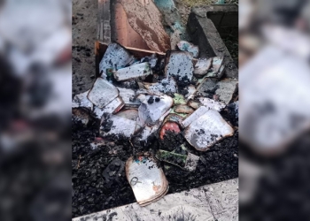 Sekolah Dasar Negeri 05 Buntulia, Desa Hulawa, Kecamatan Buntulia, Pohuwato, pukul 17:00 Wita, Kamis (01/12/2022) - Beberapa barang-barang yang tersisa akibat kebakaran. (Foto: Istimewa).