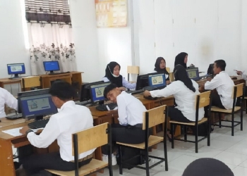 Sejumlah Panitia Pemilihan Kecamatan (PPK) yang sebelumnya melaksanakan ujian tertulis. (Foto: Istimewa)