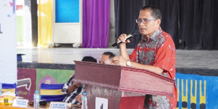 Sekertaris Daerah Kota Gorontalo, Ismail Madjid menghadiri kegiatan rapat Milad ke 1 SILAKNAS PB IKA SMP Negeri 1 Kota Gorontalo, Sabtu (17/12/2022). (Foto: Humas)