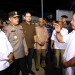 Penjabat Gubernur Gorontalo, Hamka Hendra Noer, saat memantau kondisi keamanan dan pelaksanaan ibadah di sejumlah gereja di Kota Gorontalo, Sabtu malam (24/12/2022).