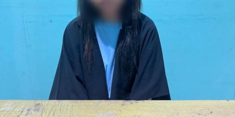 Seorang wanita yakni RS (24) berhasil diringkus Satresnarkoba Polresta Gorontalo Kota karena diduga miliki narkoba jenis sabu. (Foto: Istimewa)