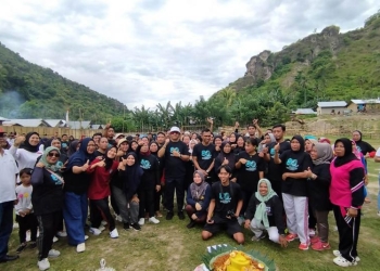 Perayaan HUT ke-80 tahun 2022 Desa Oluhuta, yang diawali dengan jalan sehat bersama dan senam Hammer, dihadiri Bupati Hamim Pou, Sekda Ishak Ntoma, Asisten I Aznan Nadjamudin, Staf Ahli Bupati, Pimpinan OPD, Camat Kabila Bone, Kapolsek Kabila Bone, Kepala Desa Oluhuta, Karang Taruna, anak-anak sekolah, dan masyarakat setempat, Minggu (11/9/2022). (Foto AKP/Diskominfo)