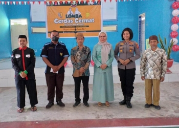 Wakil Bupati Merlan S. Uloli membuka kegiatan cerdas cermat tingkat SMA/SMK/MA se Kabupaten Bone Bolango yang diselenggarakan oleh Pemuda Pemudi Cinta Islam (PECI) di Aula Kantor Camat Kabila, Sabtu (3/9/2022). (Foto Indra/Gopos)