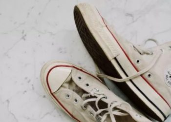 Ilustrasi sepatu berbahan rubber (Pexels/Ready Made)