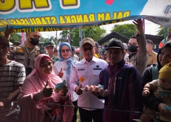Masyarakat Bone Bolango Peroleh Subsidi Bahan Pokok dari Pemprov Gorontalo