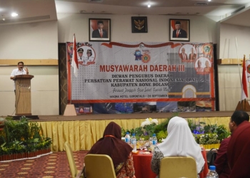 Bupati Hamim Pou saat menghadiri Musda III PPNI Bone Bolango di Hotel Maqna Kota Gorontalo, Sabtu (24/9/2022). (Foto AKP/Diskominfo)