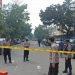 Petugas kepolisian langsung melakukan penyelidikan terkait suara ledakan di Mapolsek Astanaanyar, Rabu 7 Desember 2022. (ayobandung.com)