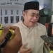 Anggota DPRD Provinsi Gorontalo, Adhan Dambe saat diwawancarai awak media usai paripurna DPRD Provinsi Gorontalo ke-101 dalam rangka HUT ke-22 Provinsi Gorontalo, Senin (5/12/2022) (muhajir/gopos)