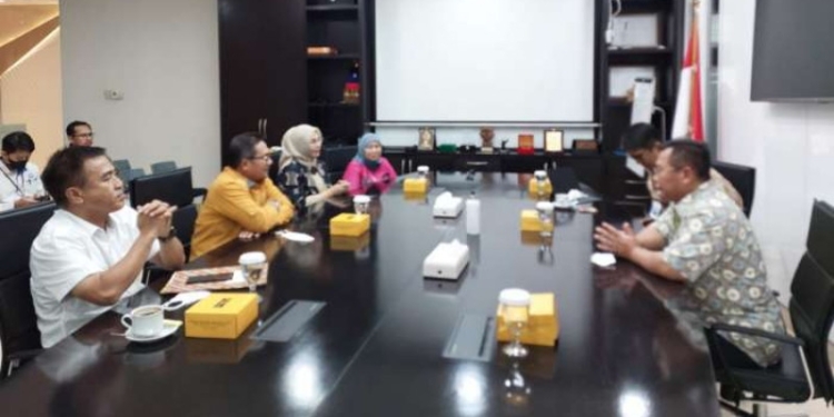 Jajaran Pemerintah Kota Gorontalo saat mengadakan pertemuan bersama pihak SMF di Jakarta, Jumat (16/12/2022). (Foto: Istimewa)