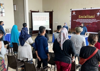 Komisi Pemilihan Umum (KPU) Kabupaten Bone Bolango melaksanakan sosialisasi peraturan komisi pemilihan umum nomor 13 tahun 2022 tentang perubahan atas peraturan komisi pemilihan umum nomor 10 Tahun 2022 tentang pencalonan perseorangan peserta pemilihan umum anggota Dewan Perwakilan Daerah (DPD) di Century Beach Resort, Ahad (25/12/2022). (Foto: DOK. KPU Bone Bolango)