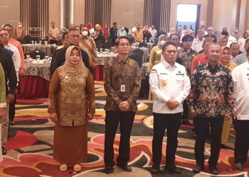 Wakil Bupati Pohuwato Suharsi Igirisa, Bersama Pimpinan Daerah Kabupaten/Kota, Saat Menghadiri Pengukuhan TPAKD, di Hotel Aston, Rabu 07/12/2022 (Istimewa)