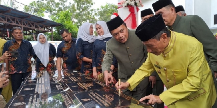 Sebanyak 21 paket proyek sumber APBD tahun 2022 diresmikan pada perayaan Milad Kabupaten Gorontalo ke 349, Selasa (29/11/2022).
