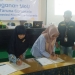 Rektor UNBITA Gorontalo, Dr. Ellys Racman dan Dekan Fakultas Teknik dan Sains, Nini A. Kiay Demak, ST., M.Si. menandatangani kerja sama UNBITA Gorontalo dan Ikatan Ahli Perencanaan Provinsi Gorontalo, Jumat (16/12/2022) (muhajir/gopos)