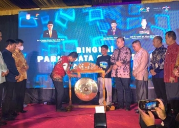 Pembukaan Underwater Photography Competition seri-1 tahun 2022 yang dirangkaikan dengan acara Bingkai Pariwisata oleh Dinas Parisiwisata Provinsi Gorontalo bertempat di Halaman Rujab Gubernur, Kota Gorontalo, minggu malam (18/12/2022). (muhajir/gopos)