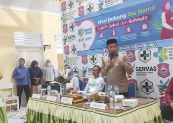Bupati Bone Bolango, Hamim Pou mencanangkan gerakan ibu hamil sehat di Puskesmas Tapa, Kamis (22/12/2022) (istimewa)