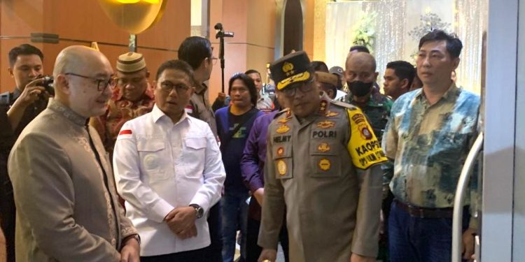 Rombongan Penjagub Gorontalo meninjau keamanan natal di Gereja JKI FHCC dan disambut langsung oleh Pendeta Hanani Meliando, Sabtu (24/12/2022) (muhajir/gopos)