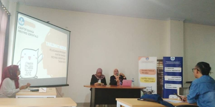 Taklimat media pelaksanaan program Kantor Bahasa Provinsi Gorontalo, Selasa (27/12/2022). (muhajir/gopos)