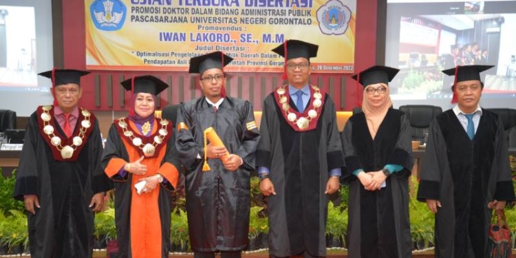 Ujian terbuka promosi doktor Dr. Iwan Lakoro., S.E, M.M, (Dok. UNG)