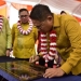 Penjagub Hamka Hendra Noer saay menandatangani prasasti peresmian Bank BPR Prisma Dana yang telah hadir di Provinsi Gorontalo berlokasi di Jl. MT Haryono, Kelurahan Biawao, Kota Selatan, Kota Gorontalo, Sabtu (3/12/2022). Foto – Fikri