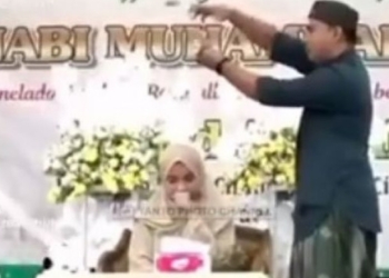 Qariah disawer saat tilawah. - (Twitter/@Hilmi28)