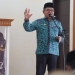 Marten Taha saat Sholat Jumat Bersama yang dirangkaikan dengan Pembukaan Tadarus Alquran di Lingkungan Diknas Kota Gtlo di Masjid Ar Rahmah, Molosipat U, Sipatana, Kota Gorontalo, Jumat (6/1/2023). (Foto: Humas)