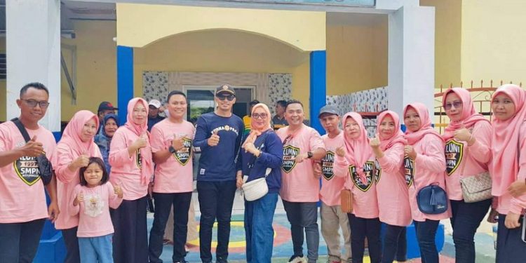Wakil Ketua Dekab Bone Bolango Apresiasi Reuni Akbar IKA SMP 1 Botupingge.