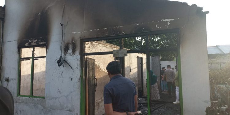 Kondisi rumah di Kecamatan Dungigi, Kota Gorontalo usai terbakar pada Kamis (19/1/2023). (Foto: Hasan/Gopos)