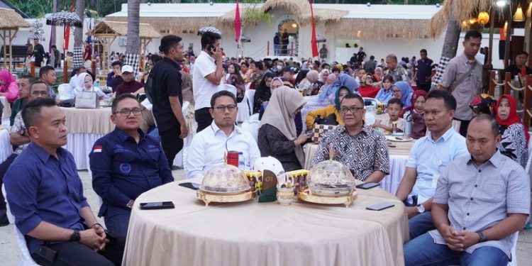 Wali Kota Gorontalo, Marten Taha saat menghadiri kegiatan Grand Opening celebration Shava Beach Resort, Jumat (20/1/2023). (foto: humas)