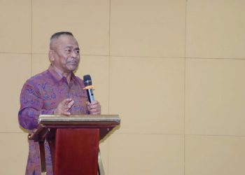 Ketua Umum PWI Pusat, Atal S Depari saat memberikan arahan di kegiatan  Konferensi Provinsi sekaligus pelantikan pengurus PWI Gorontalo Periode 2023-2028, Selasa malam (24/1/2023). (Foto: Istimewa)
