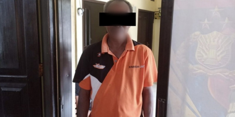Polsek Botumoito , Kabupaten Boalemo berhasil membekuk seorang pria saat hendak mau menjual motor tanpa di lengkapi surat-surat di wilayah Hukum Polsek Botumoito tepatnya di Desa Tapadaa, Kecamatan Botumoito, Kabupaten Boalemo, Sabtu (7/1/2023).
