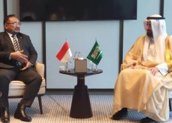 Menteri Agama Yaqut Cholil Qoumas dan Menteri Haji dan Umrah Arab Saudi Tawfiq F Al Rabiah menandatangani kesepakatan penyelenggaraan haji 1444 H/2023 M [Dok. Kemenag]