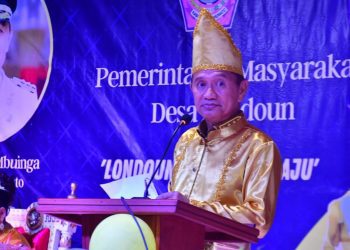 Bupati Pohuwato, Saipul Mbuinga, Memberikan Sambutan Upacara Perayaan Adat Tulude, di Desa Londoun, Kecamatan Popayato Timur, Pohuwato, Selasa 31/01/2023 (Istimewa)