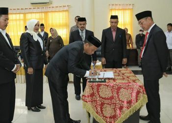 Bupati Pohuwato, Saipul Mbuinga, melantik 177 pejabat Administrasi dan Fungsional di lingkungan Pemkab Pohuwato