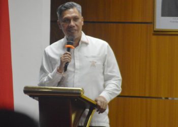Kepala Dinas Kominfo Provinsi Gorontalo, Rifli Katili saat menghadiri kegiatan Konferprov PWI Gorontalo di Gedung Rektorat Lantai IV Universitas Negeri Gorontalo (UNG) Selasa (24/1/2023). (Foto: Putra/Gopos)