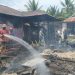 Dua rumah warga di Dusun Motinelo, Desa Isimu Utara, Kencamatan Tibawa, Kabupaten Gorontalo hangus terbakar pada Rabu (25/1/2023). (Damkar Kabupaten Gorontalo)