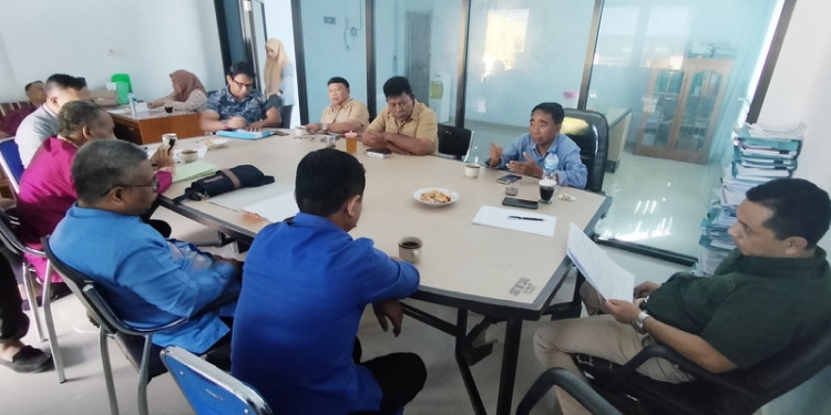 Komisi II Dekab Bone Bolango melaksanakan RDP bersama Bappeda Kabupaten Bone Bolango, Kamis (5/1/2023). (Foto: Putra/Gopos)