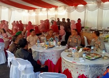 Ketua DPRD Kota Gorontalo, bersama Kapolda Gorontalo, Kapolresta Gorontalo Kota, dan seluruh tim forkopimda kota Gorontalo, saat berkunjung ke Polresta Gorontalo Kota, Selasa (31/1/2023). (Sari/gopos)