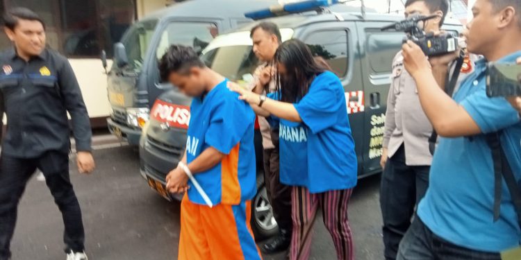 Pasangan kekasih, MP dan NH, dibekuk Polresta Gorontalo Kota dalam kasus pencurian di wilayah Kota Gorontalo. (sari/gopos)