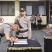 Kapolda Gorontalo, Irjen Pol Helmy Santika, melantik Kapolresta Gorontalo Kota, Kombes Pol Ade Permana, Kamis (5/1/2023). (Humas Polda Gorontalo)